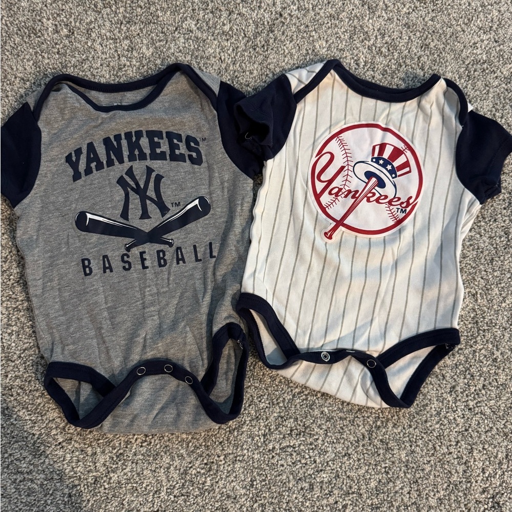 Yankees Baby Onesies Set